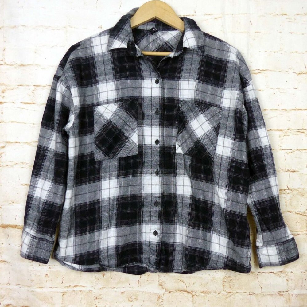 H&M Divided Womens Sz XS Plaid Flannel Oversized Shirt Chest Pockets Black White